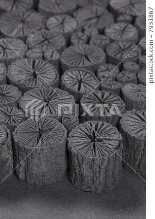 Knuckle chrysanthemum carbon from Ehime prefecture Knuckle chrysanthemum carbon from Ehime prefecture 7931867
