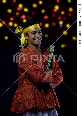 Portrait of a dandiya dancer 7933401