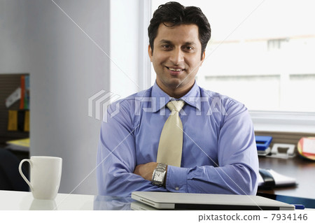 Portrait of a businessman 7934146