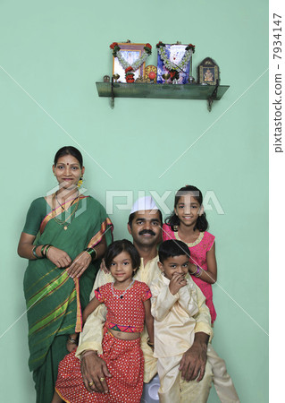 Portrait of a Maharashtrian family Portrait of a Maharashtrian family 7934147
