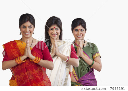 Women greeting 7935191