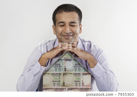 Man thinking 7935303