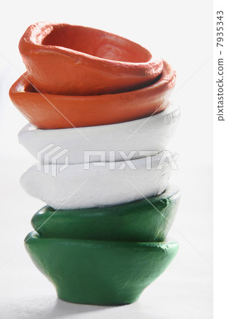 Different coloured diyas 7935343