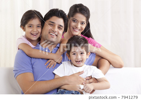 Portrait of family smiling 7941279