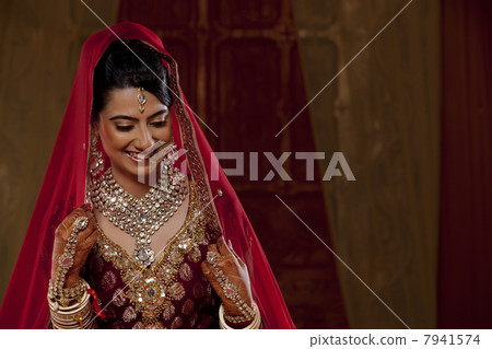 Close-up of a beautiful bride Close-up of a beautiful bride 7941574