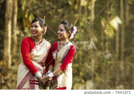 Bihu women dancers smiling 7941871