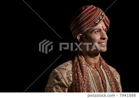 Portrait of a Gujarati groom 7941898