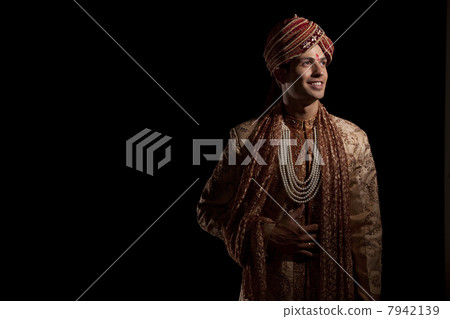 Portrait of a Gujarati groom 7942139