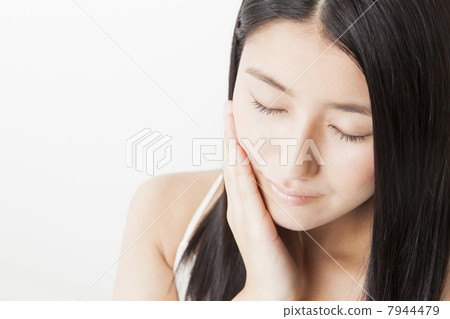 一個直的黑髮女士 一個直的黑髮女士 7944479