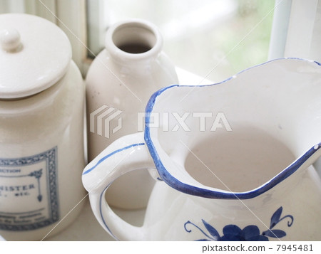 A jug 7945481