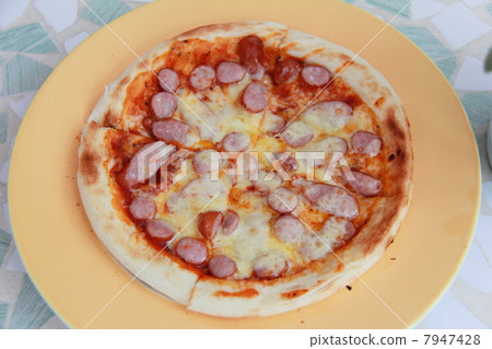 Handmade pizza Handmade pizza 7947428