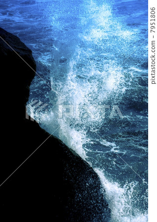 粗糙的波浪 7951806