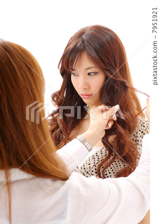 Hair make-up that corrects hair 7951921