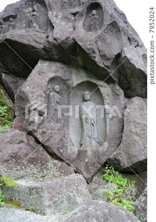 Amida Buddha statue Amida Buddha statue 7952024