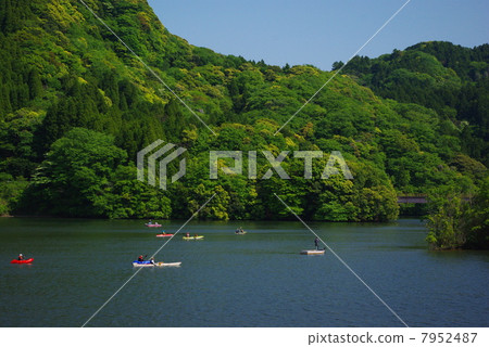 Kameyama lake 7952487