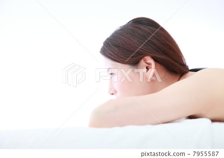 Middle esthetic image Middle esthetic image 7955587