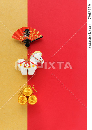 馬和馬兩種顏色左垂直 馬和馬兩種顏色左垂直 7962459