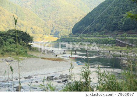 Nakahanya Subsidence Bridge Over Shimanto River, Kochi Prefecture Nakahanya Subsidence Bridge Over Shimanto River, Kochi Prefecture 7965097