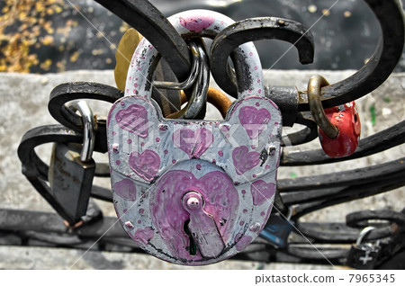 Big castle with hearts 7965345