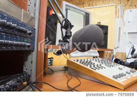 Radio station 7970889