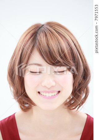 害羞的女人 7971553