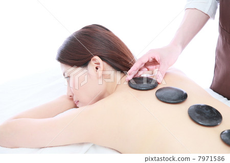 Middle esthetic image 7971586