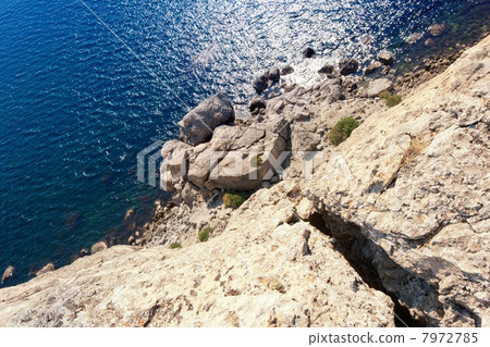 Crack in the rock 7972785