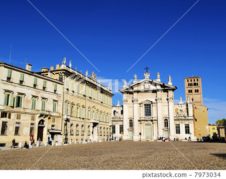 Piazza Sordello in Mantua 7973034