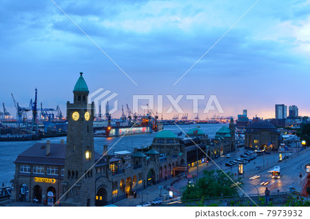 德國漢堡港Sankt Pauli碼頭Landungsbrücke 7973932
