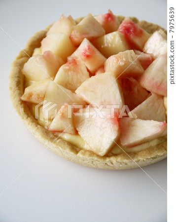 Home made white peach tart 7975639