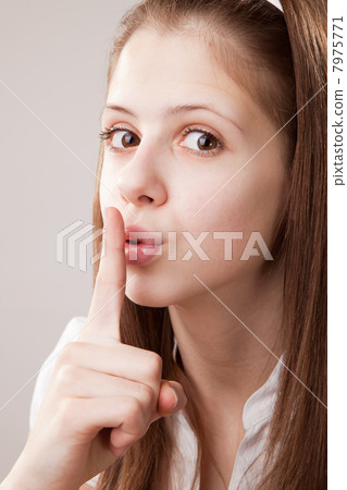 Finger on Lips, Tsss 7975771