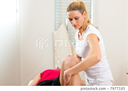 Patient at the physiotherapy 7977185