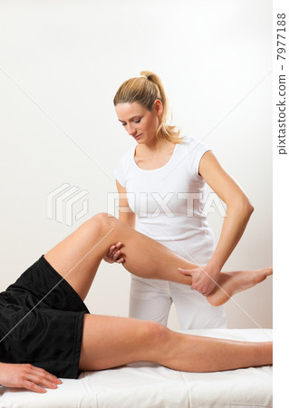 Patient at the physiotherapy 7977188