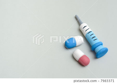 注射器和膠囊 注射器和膠囊 7983371