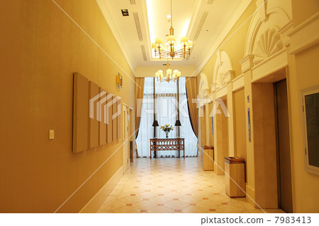 Hotel lobby 7983413
