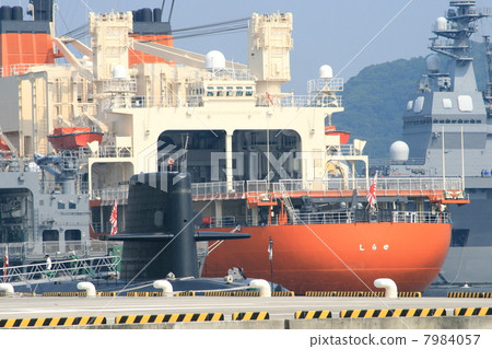 A port of the state-of-the-art ship boasted by the Maritime Self-Defense Force A port of the state-of-the-art ship boasted by the Maritime Self-Defense Force 7984057