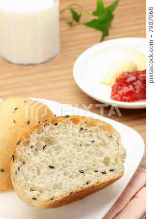 Bread with sesame Bread with sesame 7987068