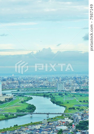 景觀與河流·從煤氣橋區到多摩河下游方向·武藏小杉海拔的垂直位置 7987149