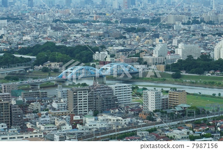 Landscape with a river · Tamagawa river upstream direction that wants the city center beyond light blue small bridge · Horizontal position from Musashi Kosugi altitude Landscape with a river · Tamagawa river upstream direction that wants the city center beyond light blue small bridge · Horizontal position from Musashi Kosugi altitude 7987156
