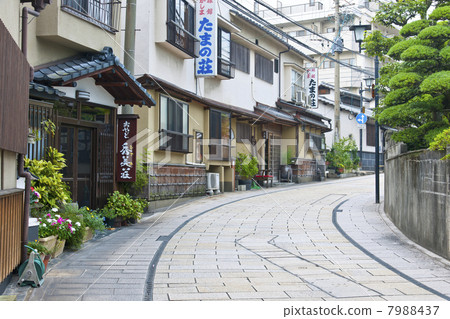 Iron Ring Hot Spring, Ichiyusaka 7988437