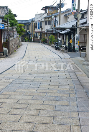 Iron Ring Hot Spring, Ichiyusaka 7988439