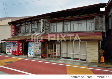 Retro Yoshida liquor store in Yamabushiro walk for Hachinohe Retro Yoshida liquor store in Yamabushiro walk for Hachinohe 7990156