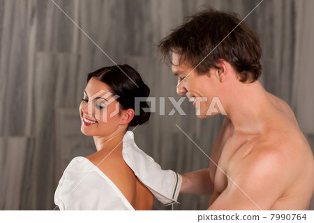 Wellness - couple getting a massage and cleansing Wellness - couple getting a massage and cleansing 7990764