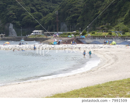 Kitsu Beach and Sea Bath Guests Kitsu Beach and Sea Bath Guests 7991509