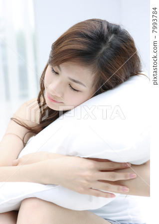 Portrait of a young woman 7993784