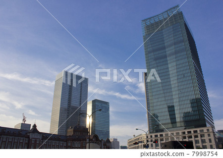 KITTE front of the dawn, Tokyo station 7998754
