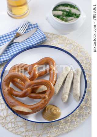 Bavarian sausages with pretzels Bavarian sausages with pretzels 7999361