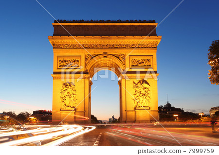 Famous Arc de Triomphe in Paris, France 7999759