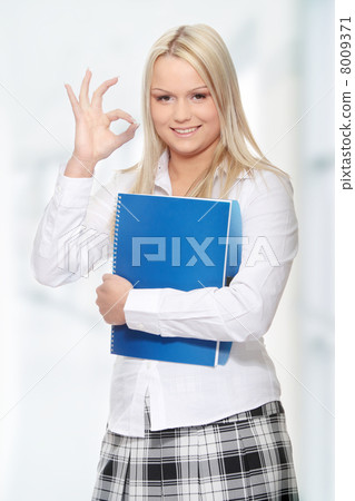Student woman 8009371