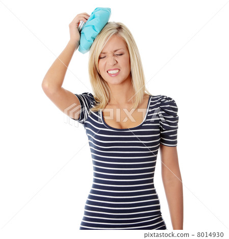 Woman with ice bag 8014930
